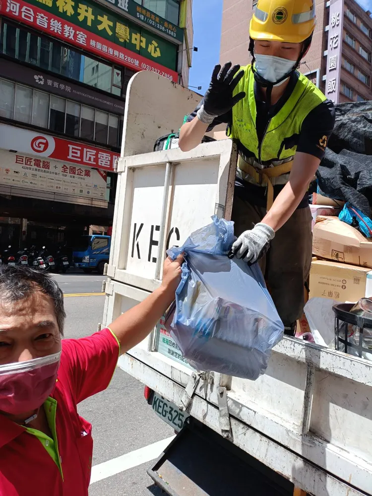 陸家瑋擔任資源回收工作。陸光瑋提供