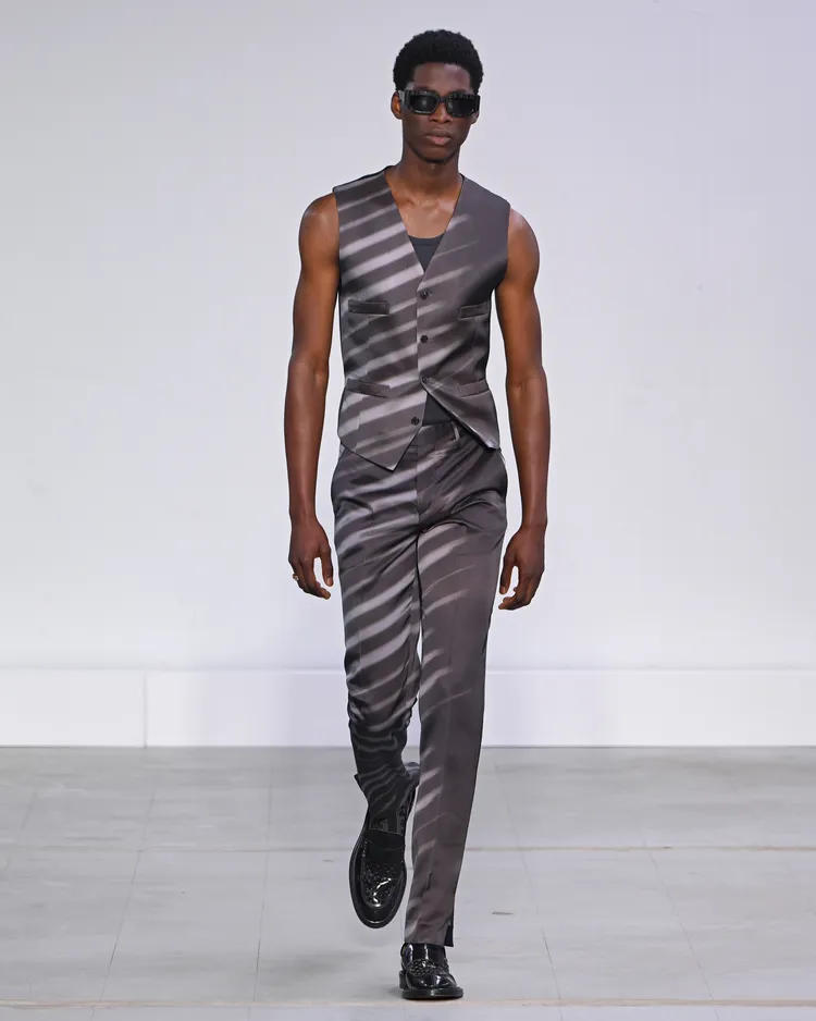 馬甲背心單品，經常出現在Paul Smith近幾季的男裝設計中。品牌提供