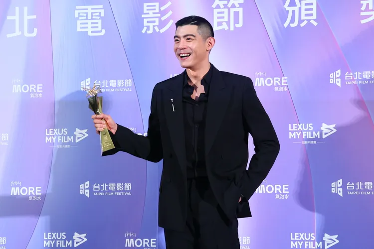 王柏傑奪影帝笑得開懷。彭欣偉攝