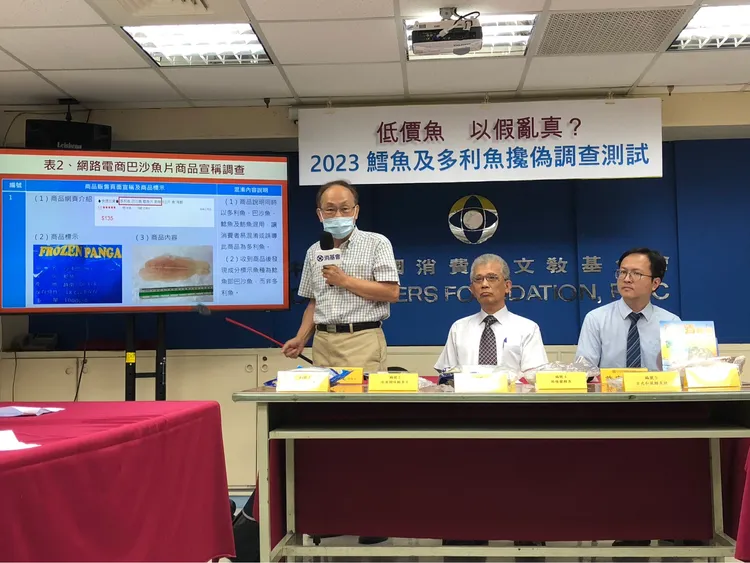 消基會檢驗長凌永健(左)。消基會提供