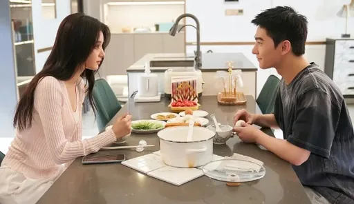 杨洋叮咛绯闻女友「挤地铁会受伤」 神剧《我的人间烟火》又被炎上了
