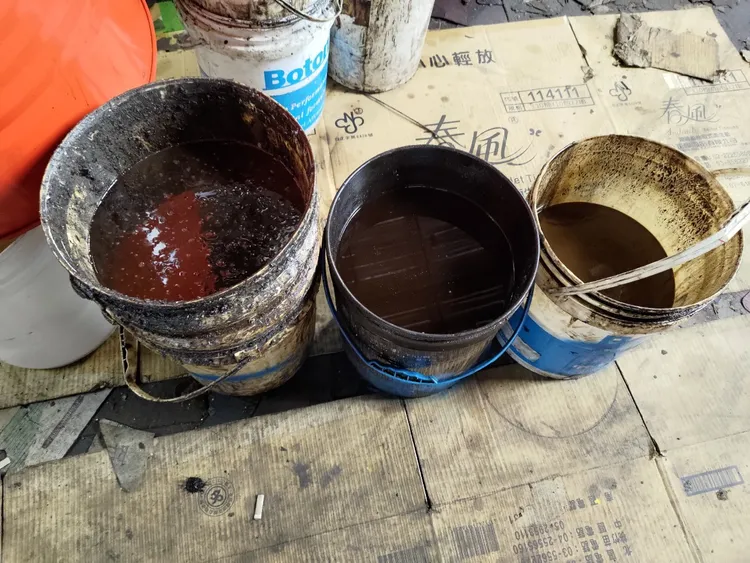 不肖油品公司長期向客戶端回收廢油並添加基礎油後轉售。警方提供