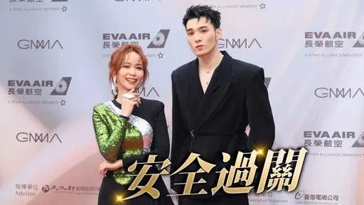 黄伟晋首主持金曲奖红毯 巨人身高比表现更让网友注意
