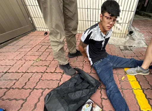 這個APP有詐!嘉義退休翁跟著老師去投資遭騙上千萬 憤誘車手面交報仇