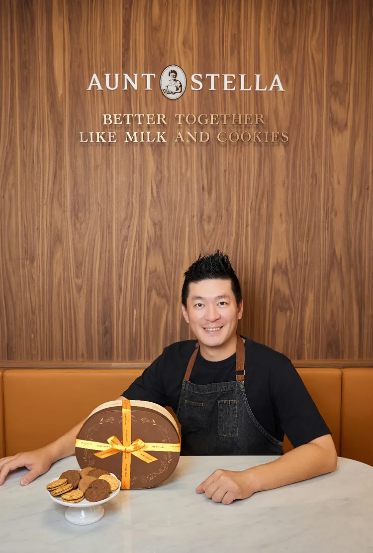 Chef Paul與星級饗宴禮盒合影。Aunt Stella詩特莉提供