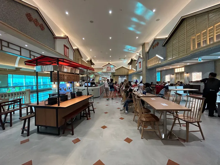 全新打造的美食區「街口食趣」在第二航廈3樓出境C3熱鬧登場。桃機提供