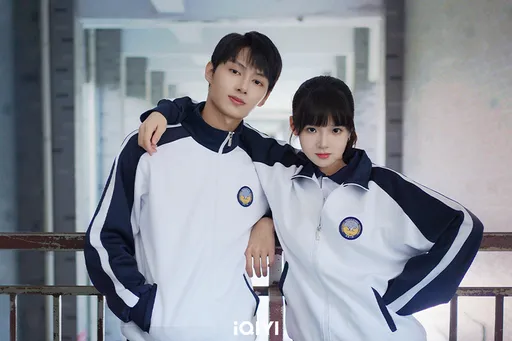 韓團Seventeen美少年時隔多年重披戲袍 《獨家童話》戀上嫩版林依晨