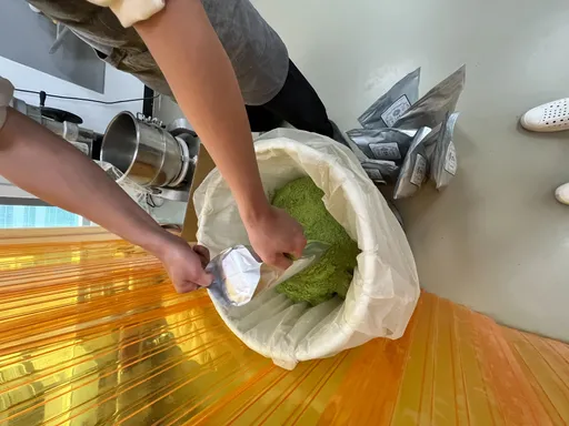 蝴蝶酥名店驚爆用過期半年抹茶粉！已做2萬片　衛生局示警勿吃2品項