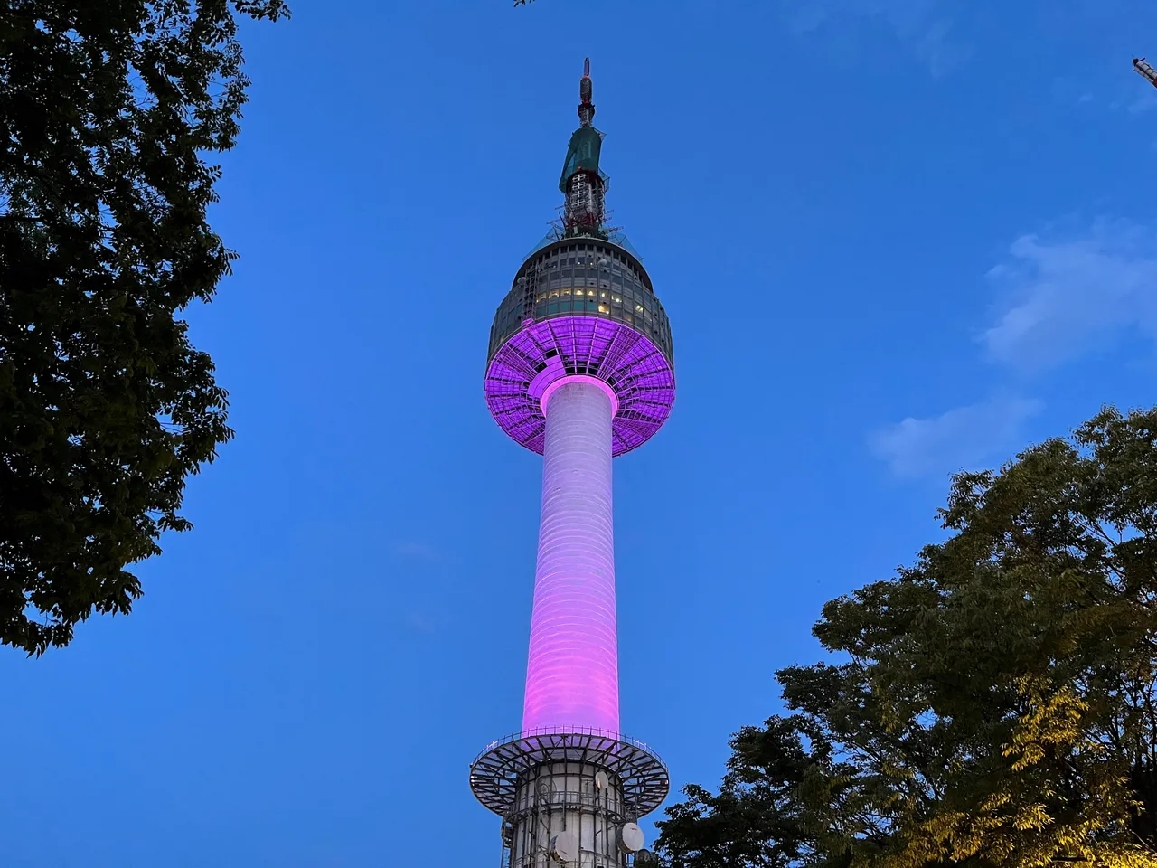 在南韩的旅外人士表示在当地不容易定居,也很难交到新朋友;图为首尔的首尔塔。路透社