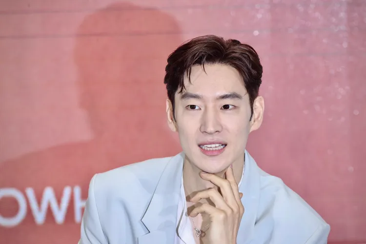 李帝勳認為過馬路就一定要走斑馬線，排隊也不能插隊。林林攝