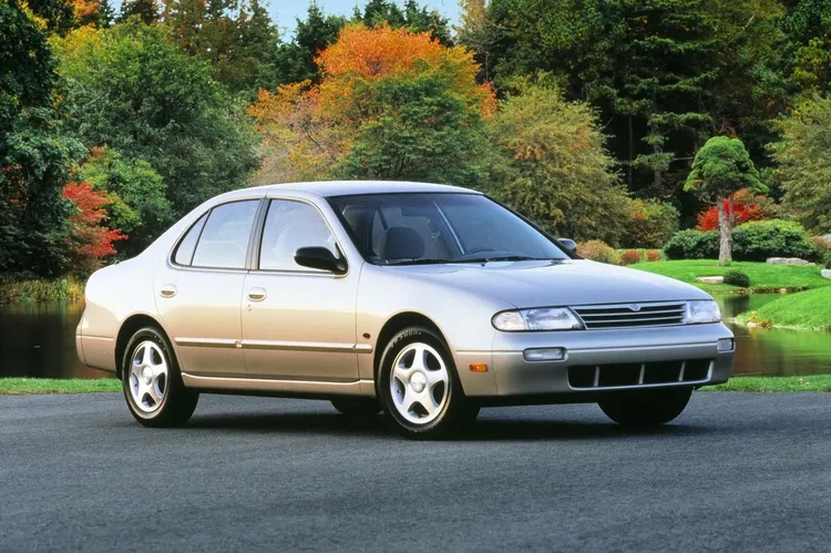 1992年誕生的NISSAN初代ALTIMA，台灣當時也曾進口導入銷售。原廠照片
