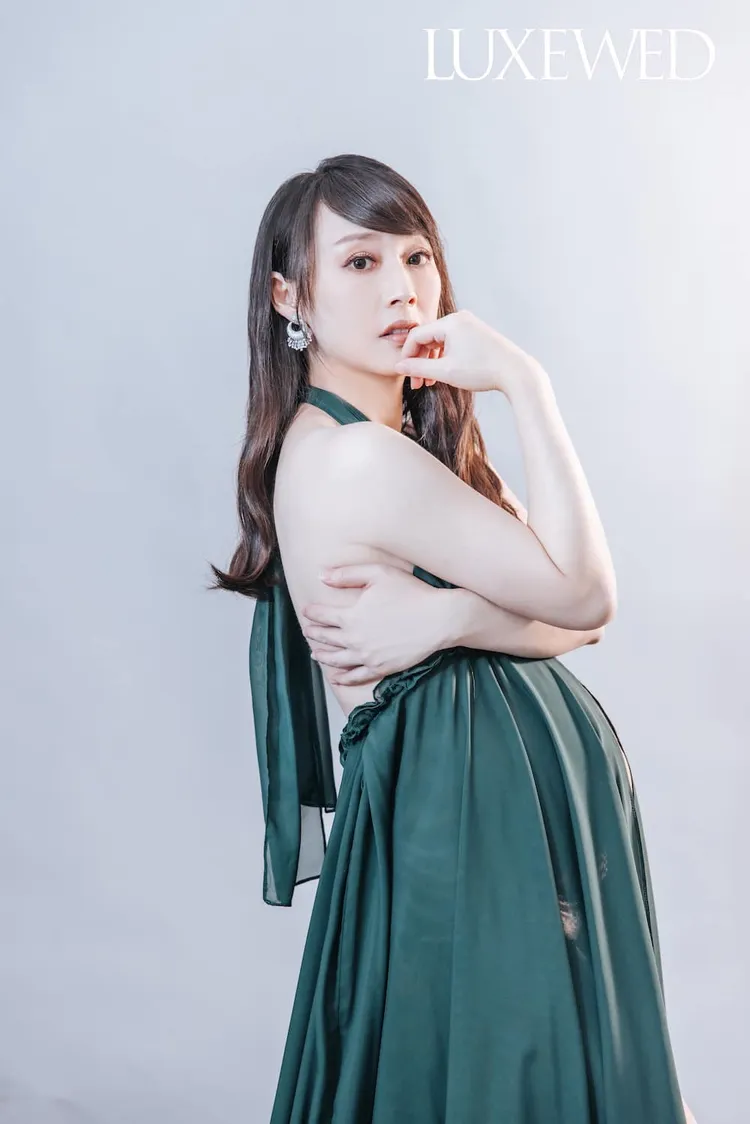 吳宇舒孕婦寫真被網友讚像林嘉欣。翻攝自吳宇舒臉書