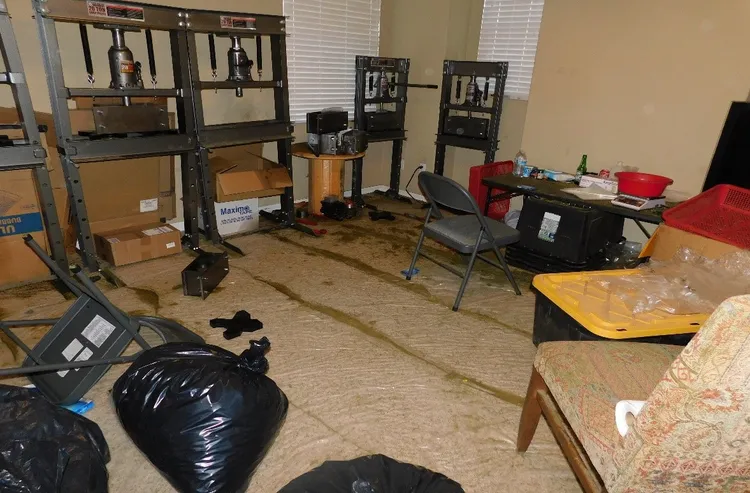 警方搜索孫男為於洛杉磯的住處。翻攝畫面