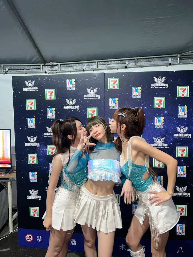 芷霖（中）找來林襄、雅涵的伴舞。莉奈文創提供