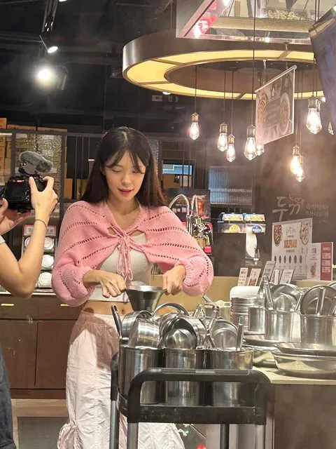 鄉民大讚李多慧腰身超纖細。翻攝自論壇PTT