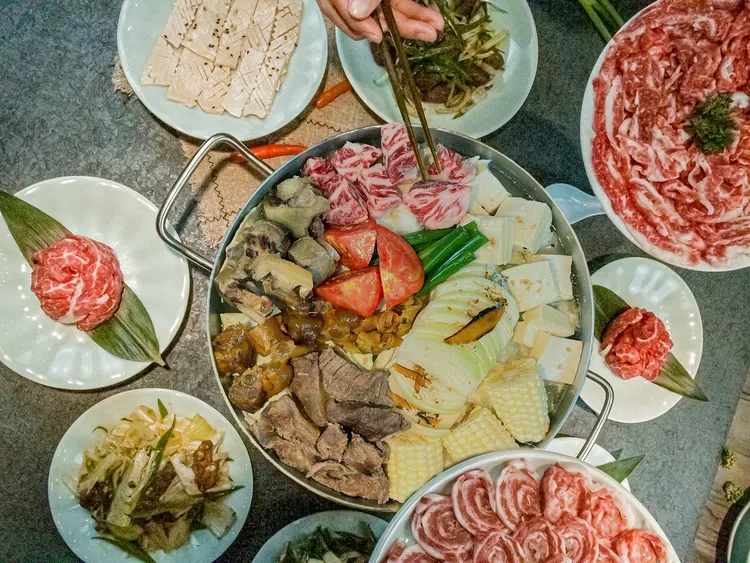 牛五蔵鍋物。富士大飯店提供