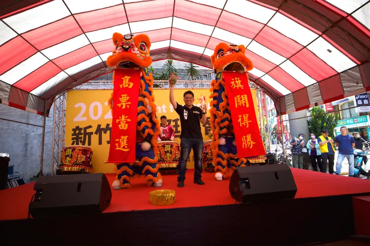 邱顯智再戰新竹市區域立委選舉。邱辦提供