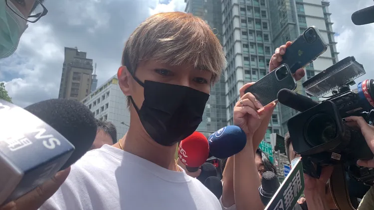 炎亞綸慘遭檢警搜索約談，50萬元交保。資料照片