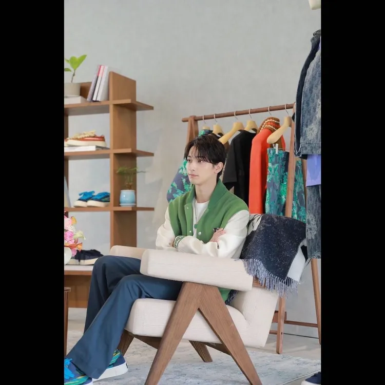 日本人氣演員橫濱流星也將Dior Tears系列穿上身，展現十足青春活力。翻攝ryuseiyokohama_official IG