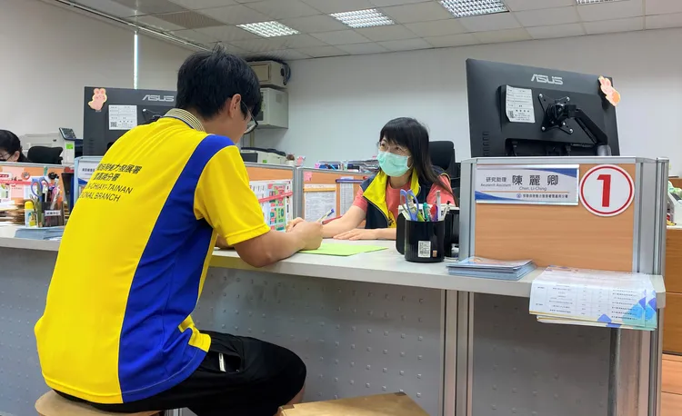 勞動部鼓勵15歲至29歲的青年投入重點產業。王志弘攝