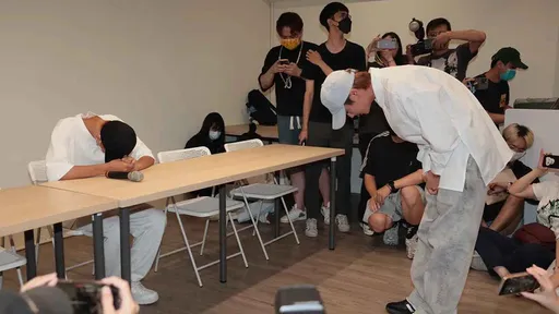 同學霸凌性向「踢出班群」！他私訊炎亞綸被治癒　網嘆：一碼歸一碼