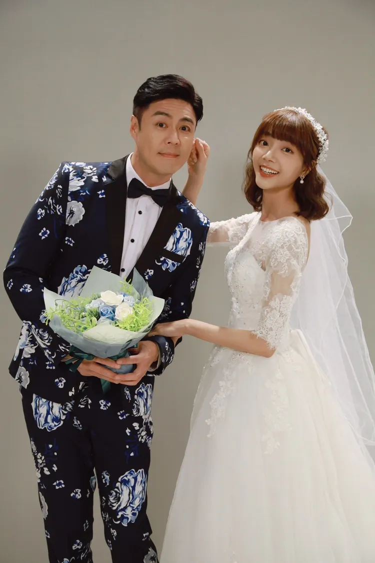 劉至翰（左）飾演的羅彥彬跟周宇柔飾演的楊曉冬正式完成婚紗照拍攝，要走入下一個階段。民視提供