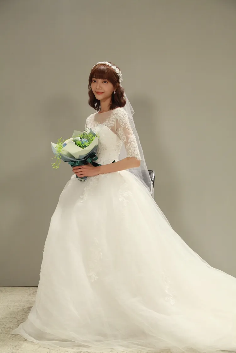 周宇柔為劇拍婚紗照。民視提供