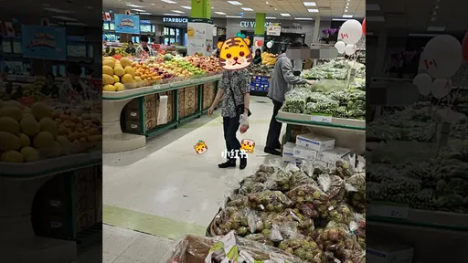 大媽把賣場變「水果吃到飽」 店員棄守:每天來根本管不了