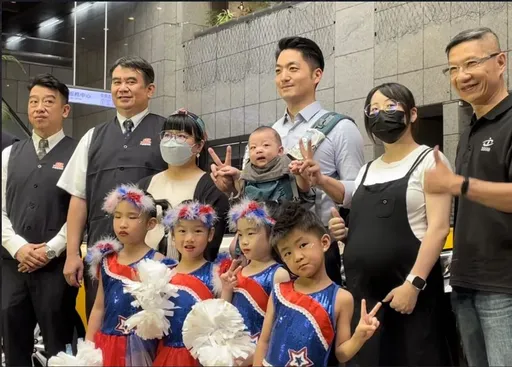 北市生育獎勵回溯發放!差額直接匯入 三寶爸蔣萬安領得到