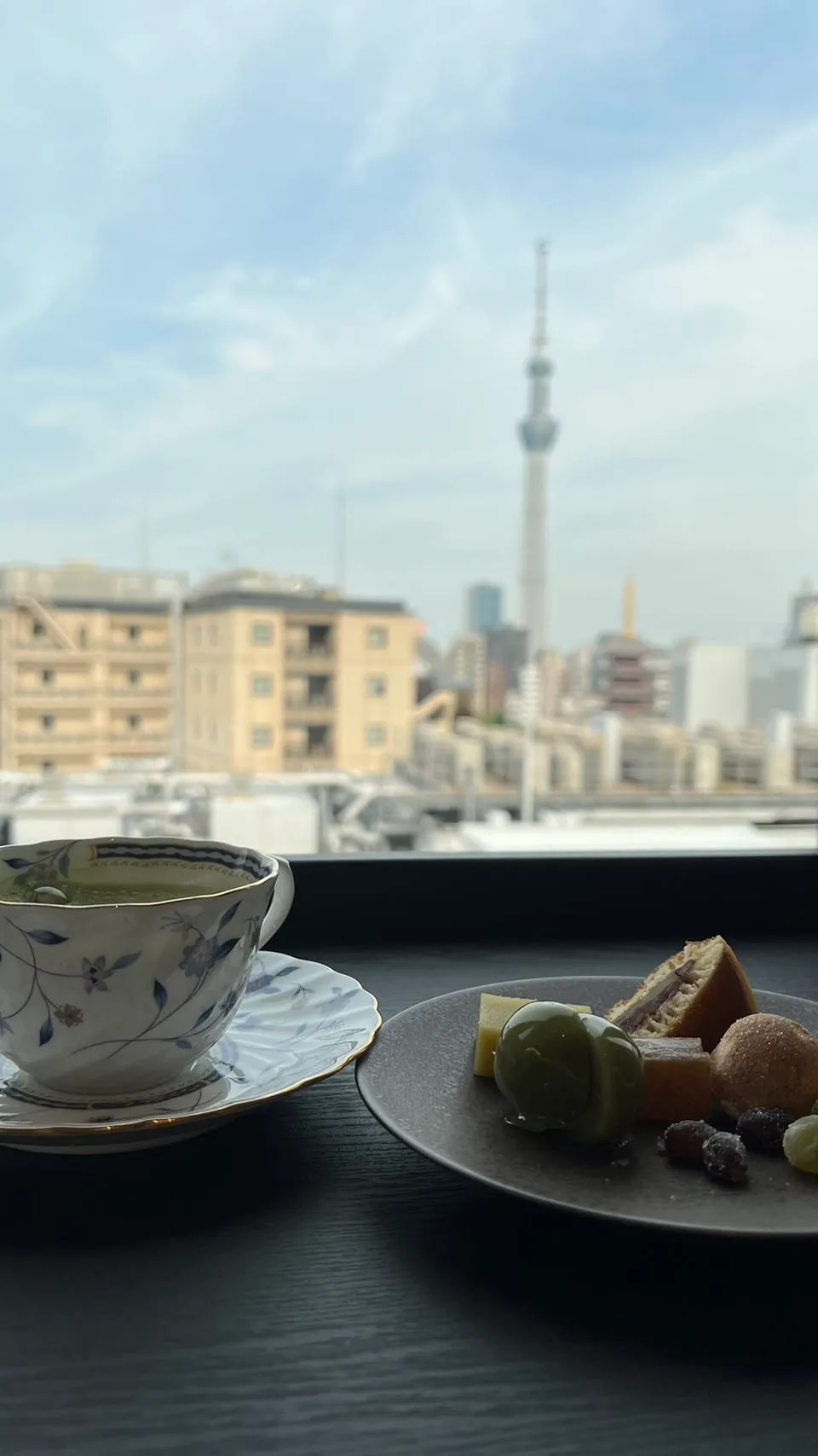 該行程還有吃下午茶的地方,在10樓tea time,可以眺望窗外美景。翻攝《日本自助旅遊中毒者》粉絲頁