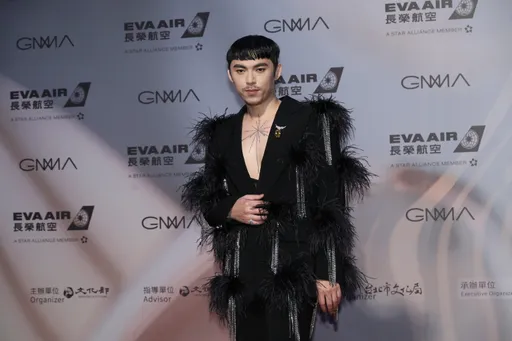 金曲獎紅毯|準歌王HUSH電動打到凌晨3點 裹塑身衣秀3千萬鑽戒