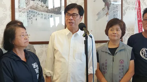 韓國瑜侯友宜擁抱5秒　陳其邁：選舉過程會有很多政治語言