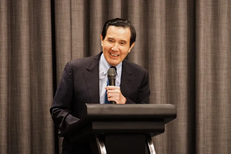 馬英九認為，兩岸青年增加情誼，哪需要擔心戰爭。馬英九基金會提供