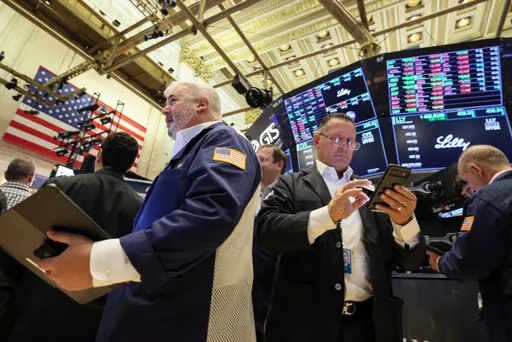 美股走勢分歧　那指收跌逾2%、道瓊連9紅