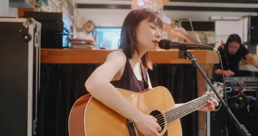 鄭宜農MV飄腐味成類BL劇 她拍到姨母笑