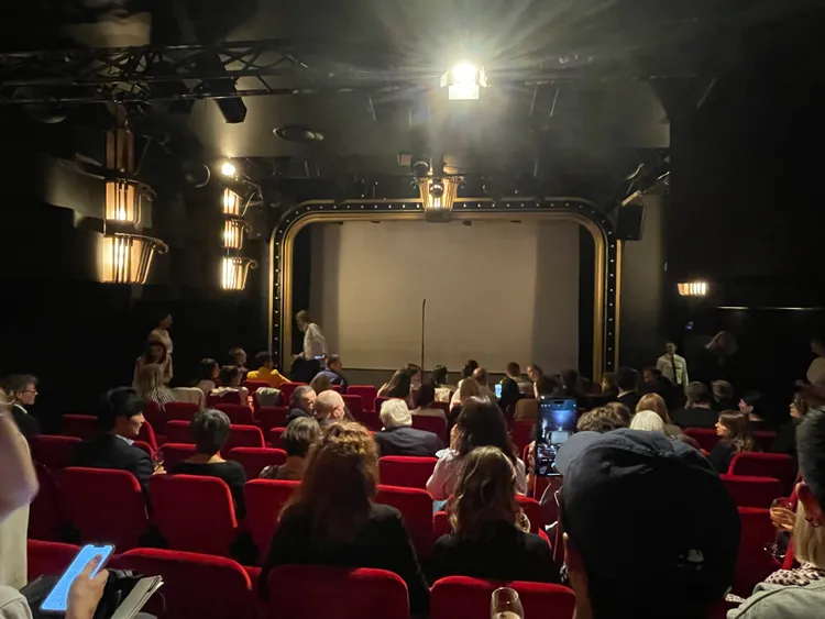 BOUCHERON前晚於蒙馬特的小劇院中，舉辦了名為《Pushing the Boundaries》紀錄片的首映。陳張眾攝