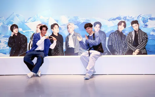 源少年沒禁愛令不怕狗仔偷拍 朝聖69名韓星特展「合體」BTS
