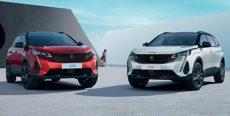 PEUGEOT 3008中型跨界休旅單日租金2200元起(左)，而闔家同樂的七人座SUV休旅車PEUGEOT 5008單日租金則是3800元起。原廠照片
