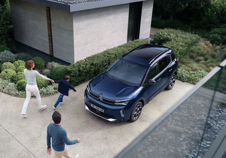 CITROËN C5 Aircross中型跨界休旅車，單日租金最低1980元起。原廠照片