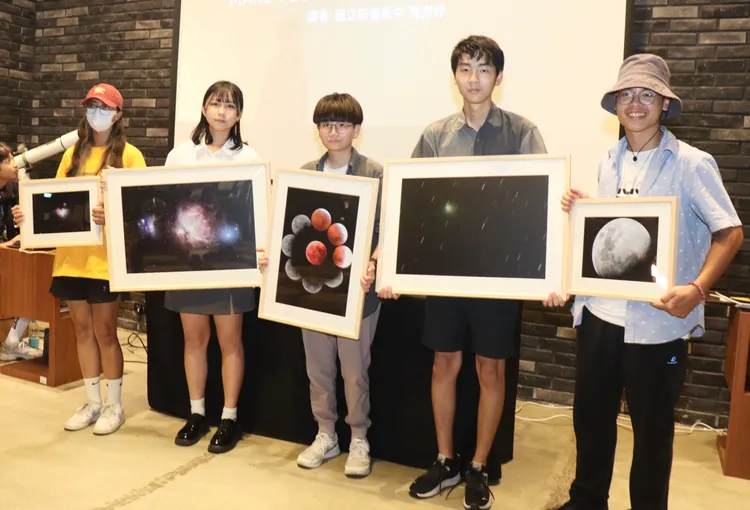 2023金天獎得獎作品，即日起到8/13在高雄市台鋁書屋展出。教育局提供