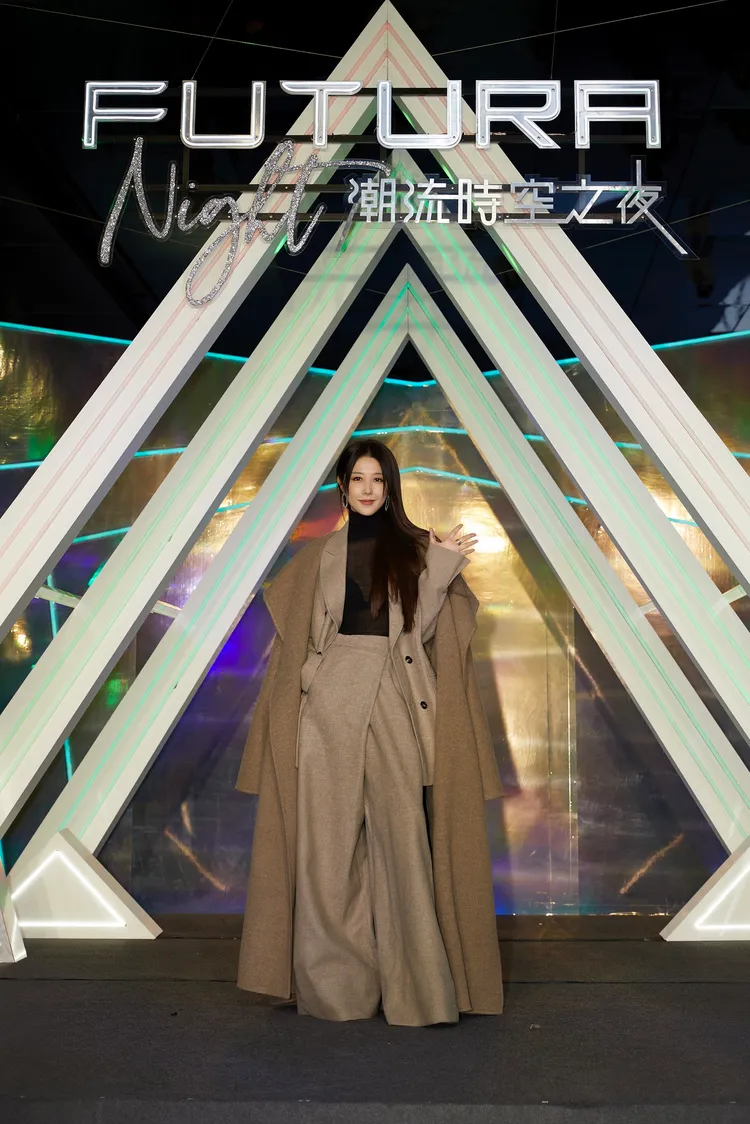 甜美女星邵雨薇。