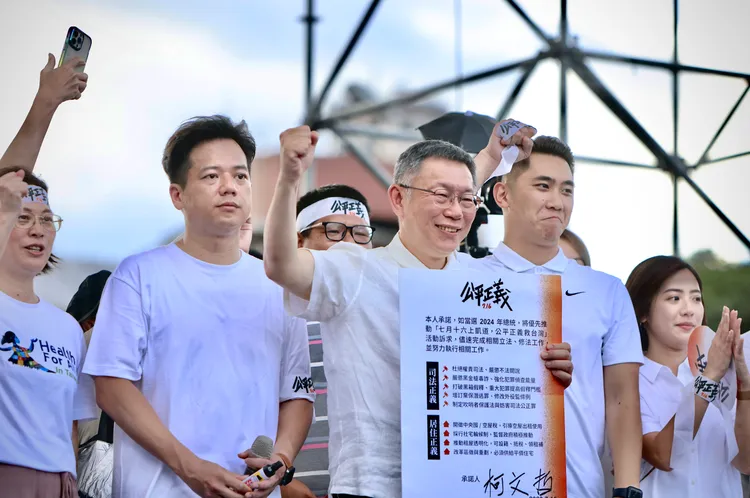 柯文哲網路觀看人數大勝。林林攝