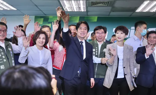 绿营全代会明登场 舞台、小物为了他打造成棒球风