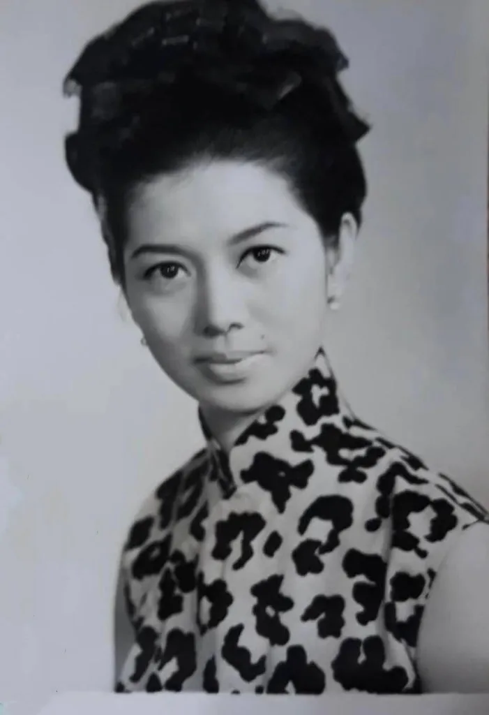 年輕時的陳淑芳是千金小姐，卻突然家中遭遇巨變而跌落谷底。陳淑芳提供