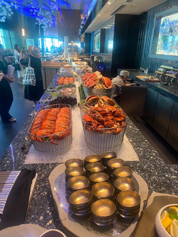 「饗 A Joy」擺出台灣當令海鮮。陳揚盛攝