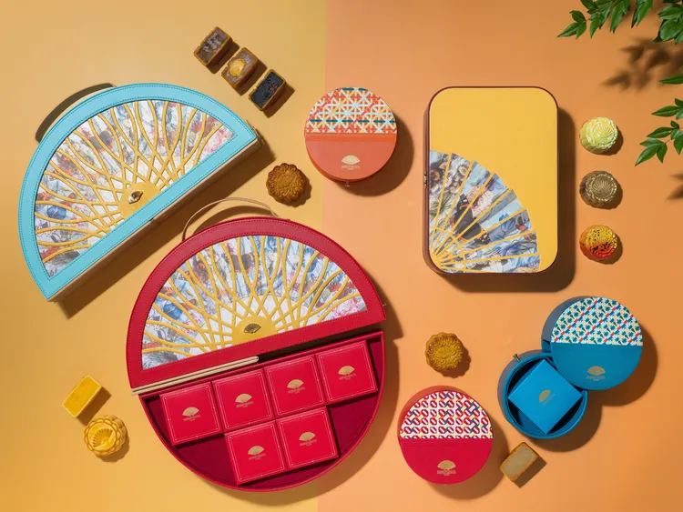 台北文華東方酒店推出多款時尚典雅的中秋月餅禮盒，可做為收納置物盒。業者提供