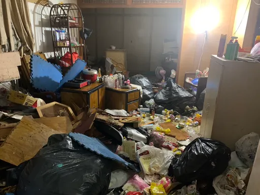 基隆民宅凌晨火警！屋內「滿滿雜物」鄰居憂心再起火　區公所這麼說