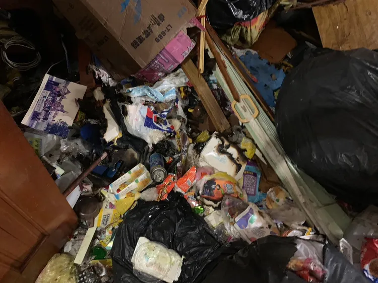 警消趕抵現場時，屋主已自行滅火，沒有造成人員傷亡。翻攝照片