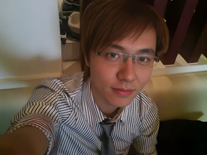 李卓軒幫爸爸李坤城處理身後大小事。翻攝李卓軒臉書