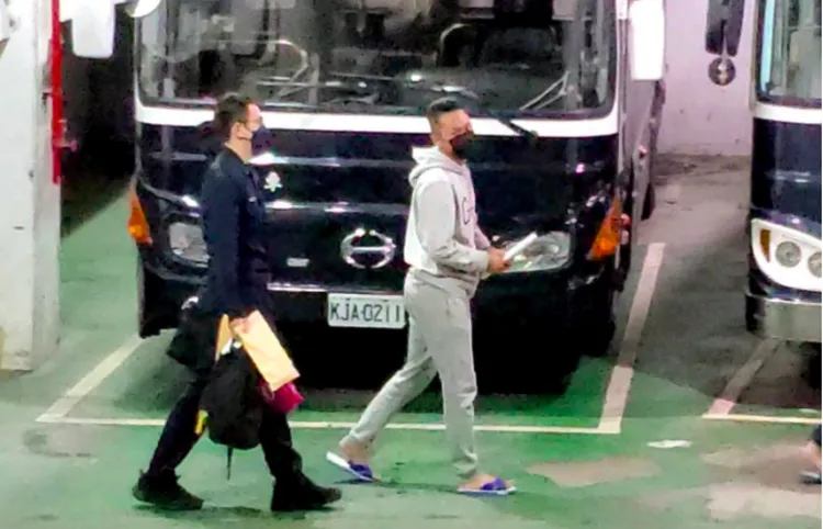 男子李佳修(右)酒駕撞死單親爸。資料照片